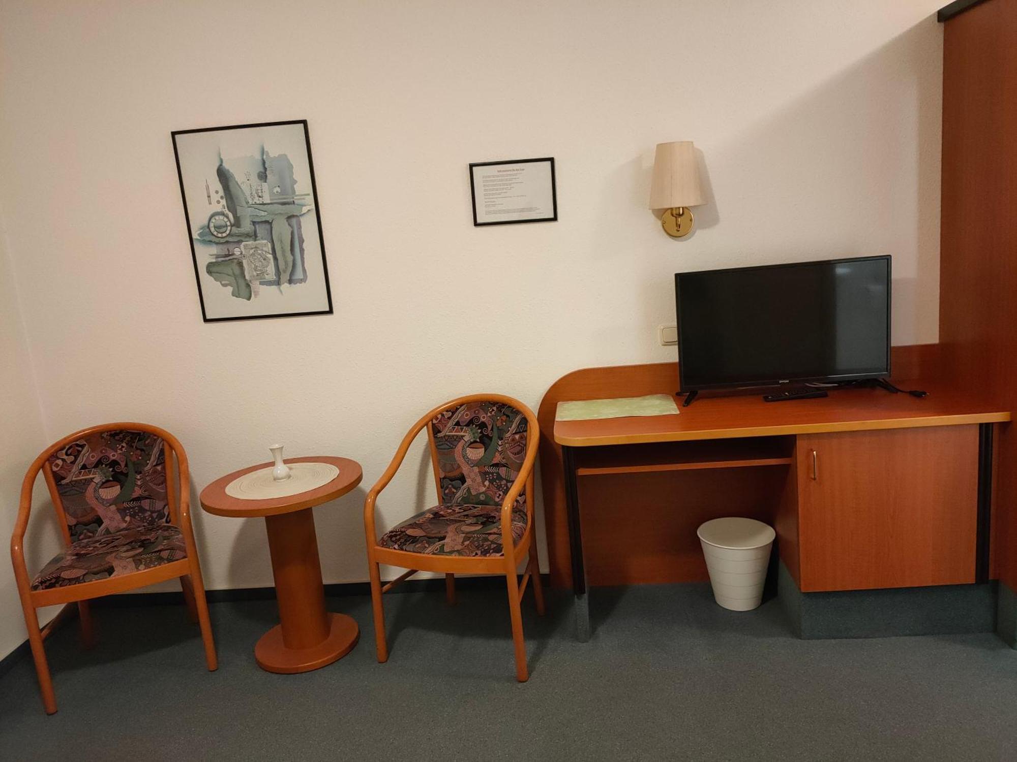 Hotel Zur Eisenbahn Rodgau Kültér fotó